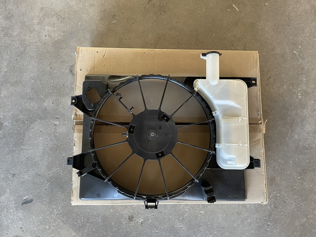 253503X000 OEM Fan Shroud with Coolant Overflow Tank For 14-15 Kia