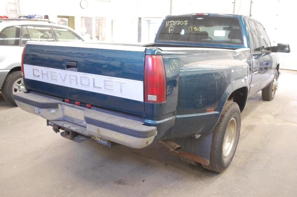 Brazo de control superior delantero derecho OEM para camioneta Chevrolet 3500 Foto 4 de 4