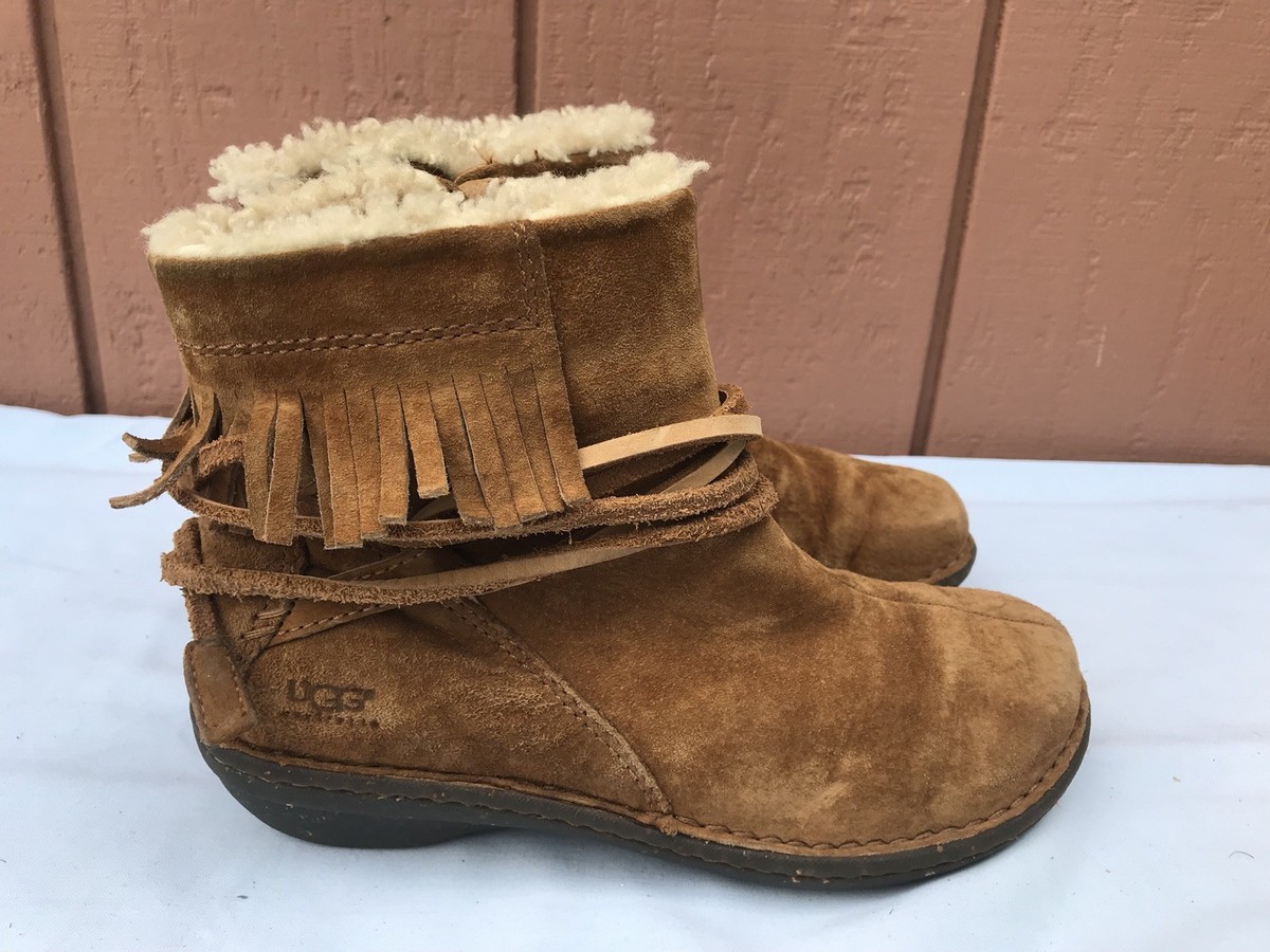 EUC UGG Women's US 6 Gaviota 5749 Brown Suede Women Ankle EUC UGG Women's US 6 Gaviota 5749 Brown Suede Women Ankle