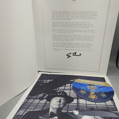 Medal of Honor & DVD Hardbound & DJ by Nick Del Calzo & Peter Collier See Photos