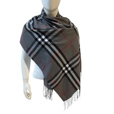 Burberry London Novacheck wool scarf Stole Shawl made in England Gray for women