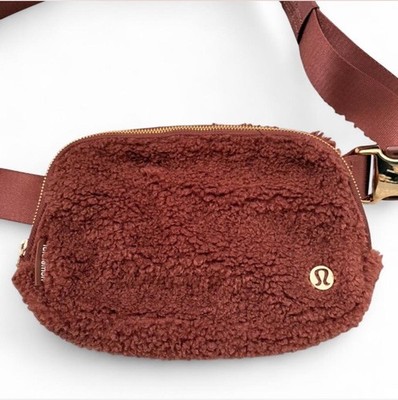 Lululemon Everywhere Belt Bag Fleece Sherpa Brown Gold 1L Crossbody Waist  Pack | eBay