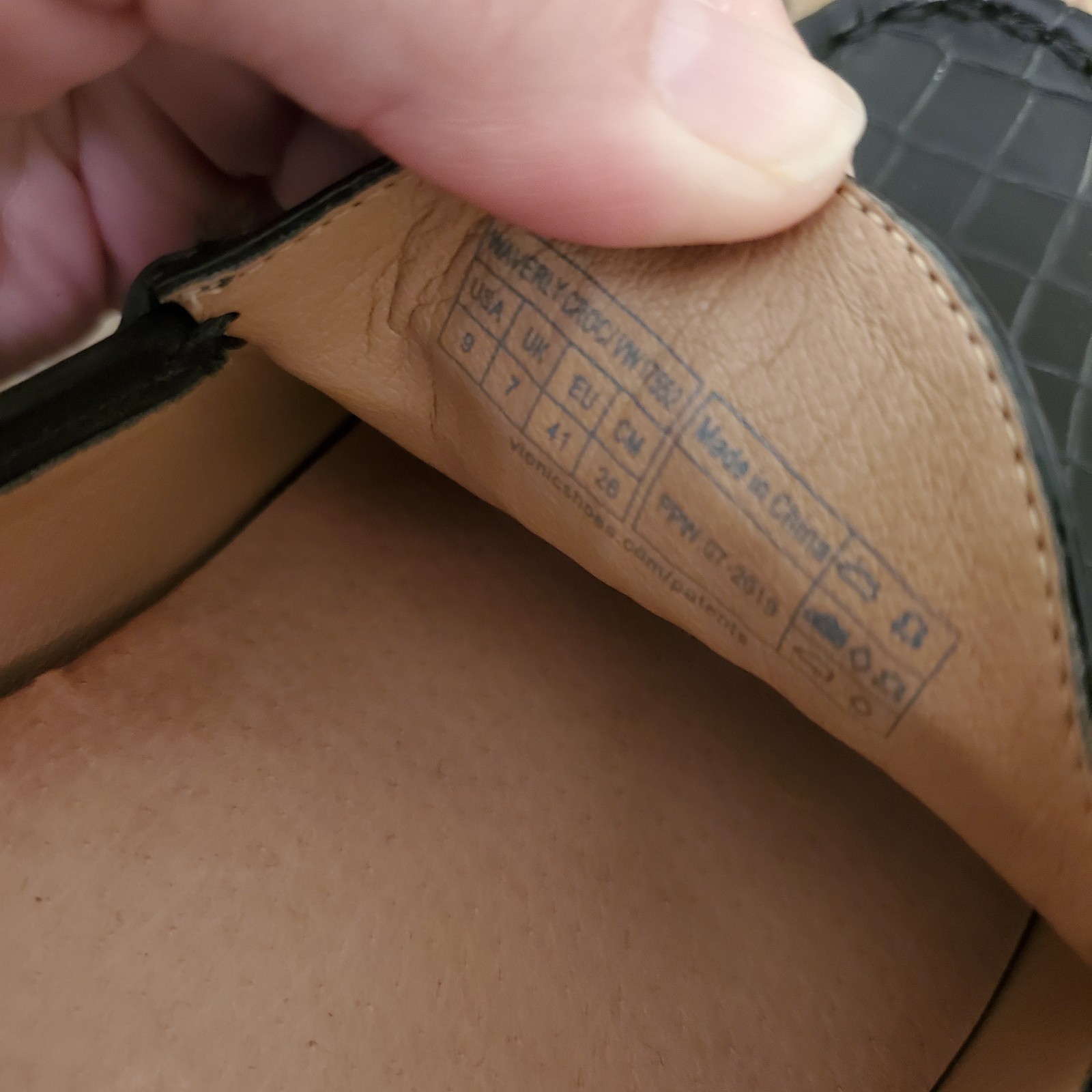 Vionic  sz 9 Waverly Croc Penny Loafer Black Leather wmn Academia Work Classic