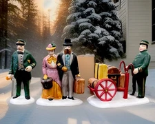 Dept 56 Heritage Village 3 Pc Figurine Set “Holiday Travelers” 5571-9 Boxed Mint