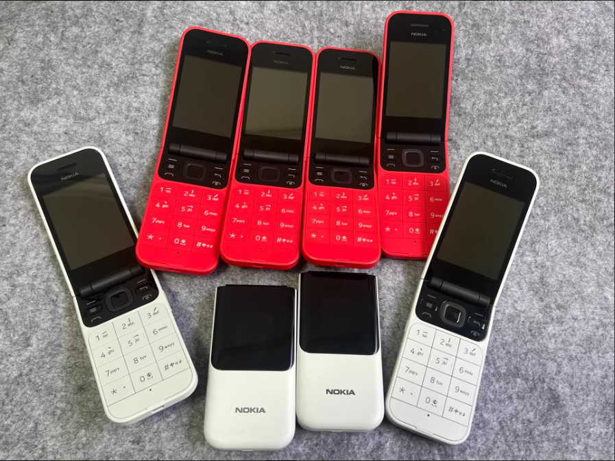 Nokia 2720 Flip Is Klaptelefoon Met 4G-ondersteuning Nokia 2720 Flip Is Klaptelefoon Met 4G-ondersteuning