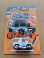 Hot Wheel HW TOONED 83 CHEVY SILVERADO GULF 3/5 JDY84