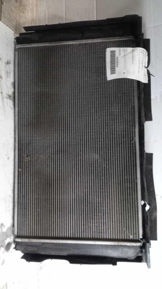 Conjunto de ventilador de motor de ventilador de radiador VIN F quinto dígito compatible con 13-18 RAV4 535715 Foto 2 de 4