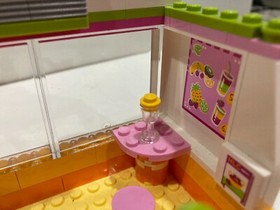 LEGO FRIENDS: Heartlake Juice Bar (41035) Complete Set