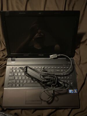 ASUS U52F Laptop Intel i5 2.5Ghz 4GB Ram