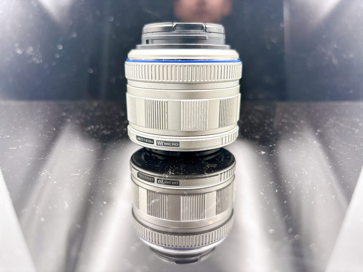 Olympus M.Zuiko II R MSC Silver Lens 0.25m/0.82ft Ø37 14-42mm 1