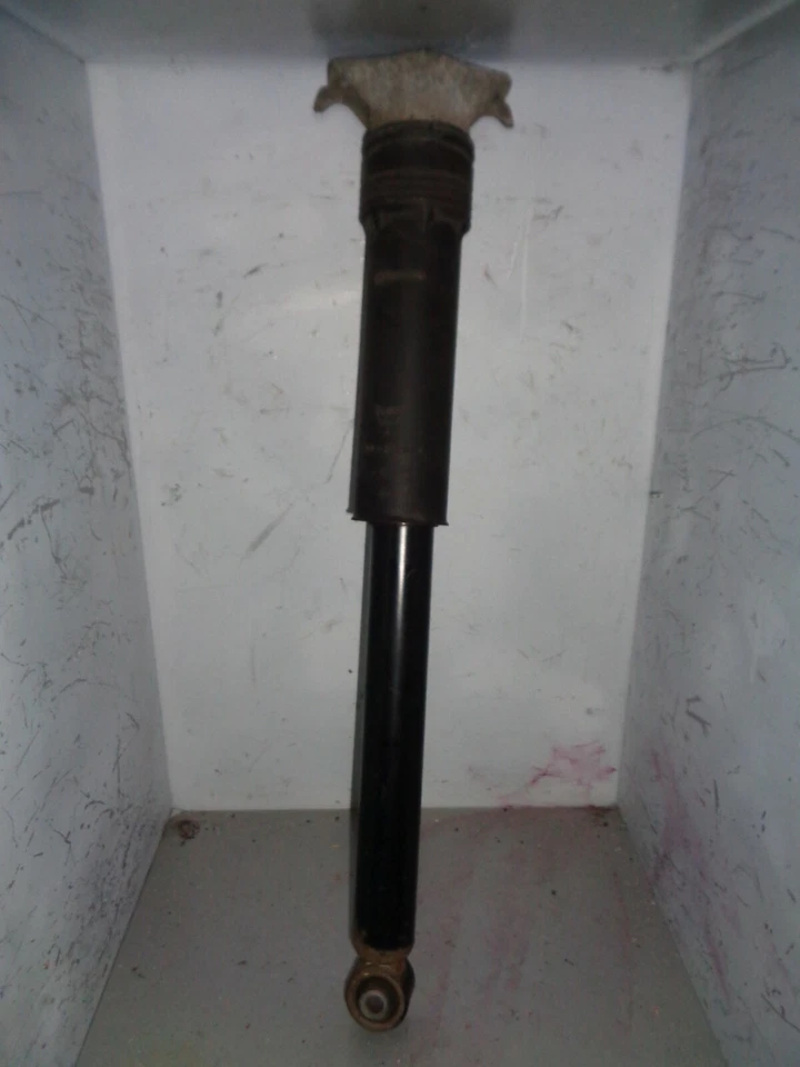 Opel Astra K Schrägheck 1,6 TDCI Stoßdämpfer hinten links rechts ZF 39039583 - Bild 2 von 4