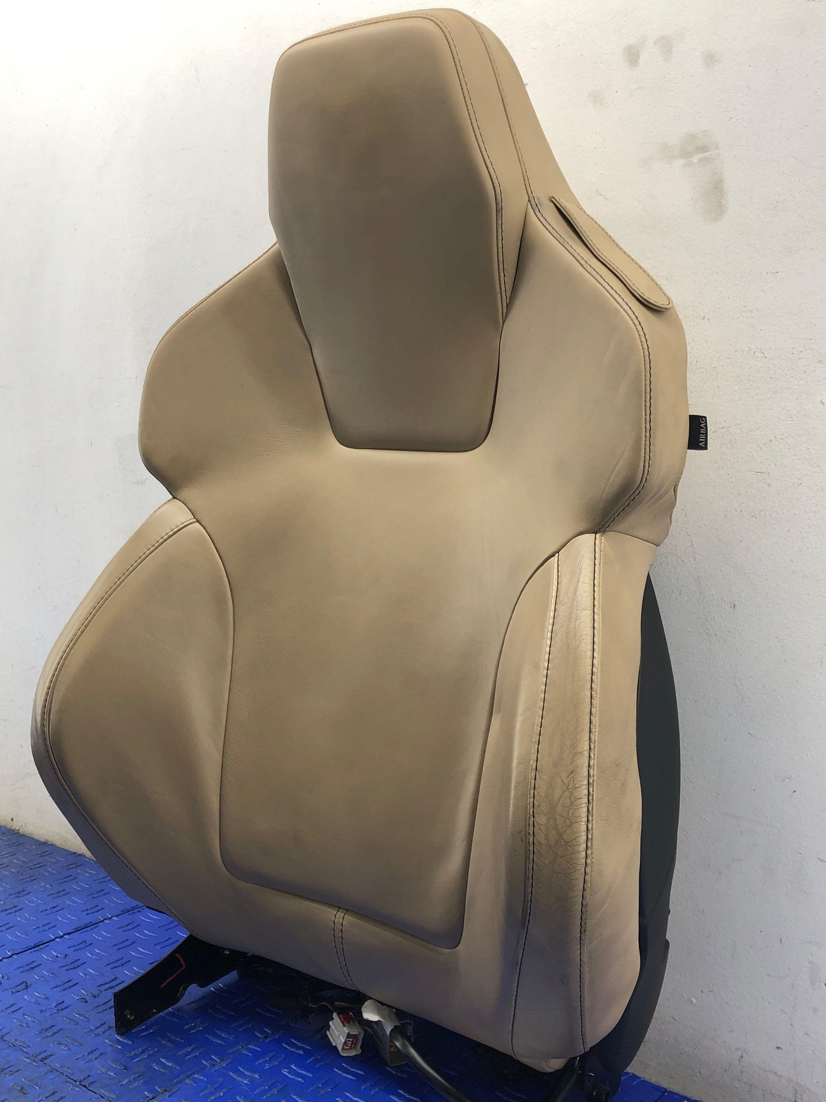 2006-2018 ASTON MARTIN VANTAGE V8 FRONT LEFT UPPER SEAT CUSHION BEIGE W/BAG OEM