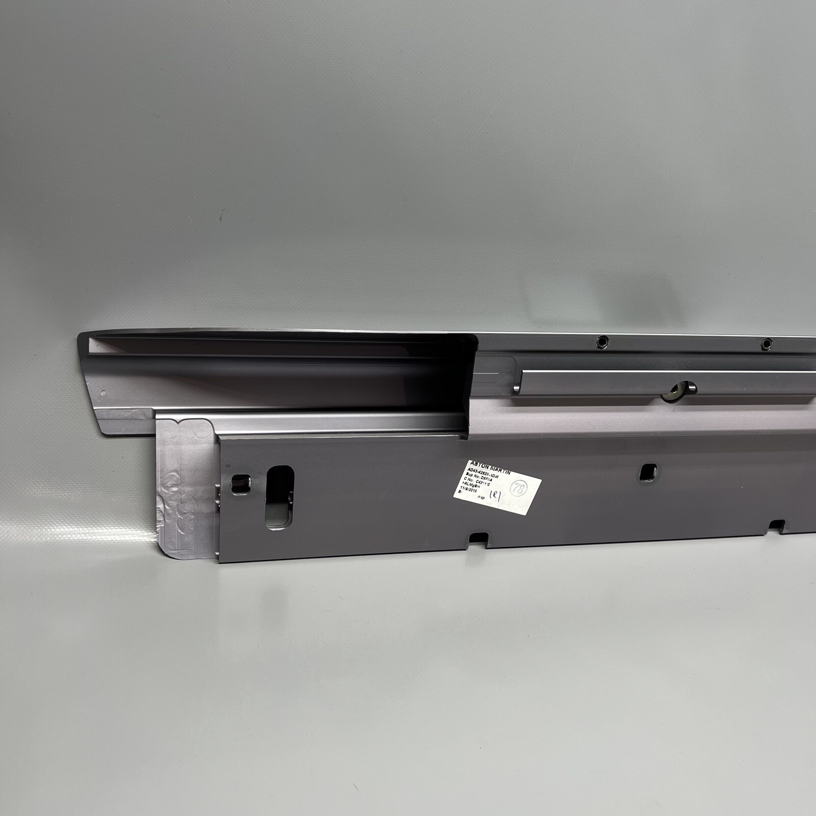 ASTON MARTIN RAPIDE TRUNK SILL SCUFF PLATE 2010 11 12 13 14 2015 AD43-42626-ADW