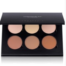 Anastasia Beverly Hills Light to Medium Contour Kit 1 Piece