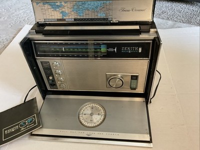 Zenith Trans-Oceanic Royal 7000-1 Solid State 11-Band AM/FM/SW Radio