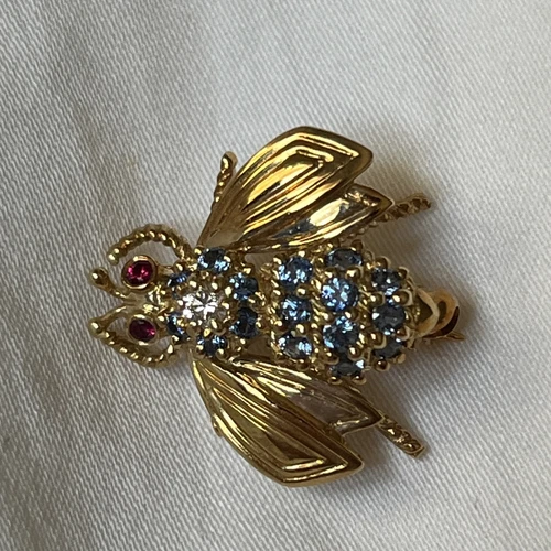 TIFFANY & CO. Spilla Tiffany & Co oro giallo 18 kt occhio di rubino diamante e zaffiri ape spilla 4 8 gr.