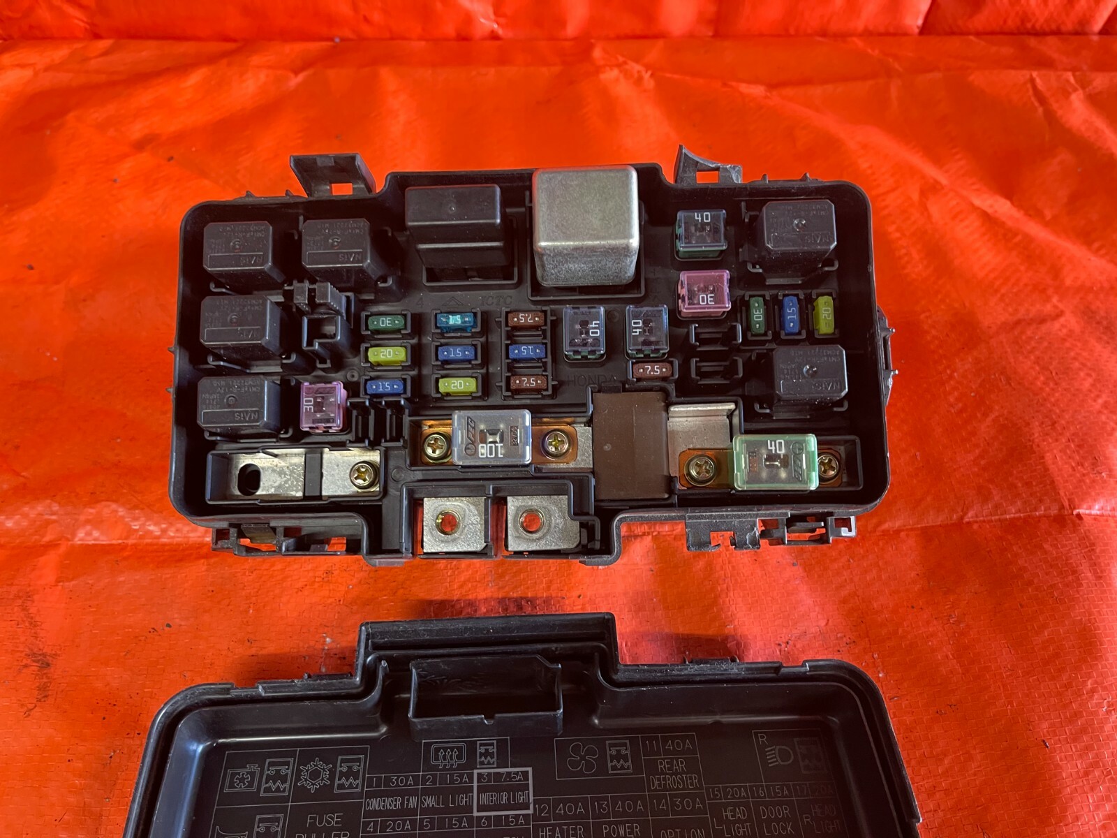 OEM 02 04 ACURA RSX TYPE S ENGINE BAY UNDER HOOD FUSE BOX PANEL