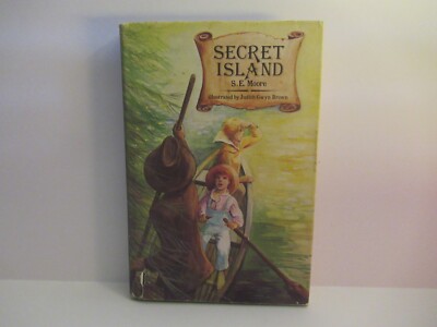 Secret Island - S.E. Moore (Hardcover)