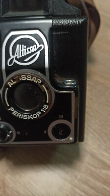 Altissa Altissar Periskop 1:8 box camera in original leather case