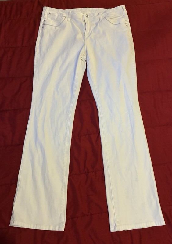 Carries Women’s Flared White Denim Stretch 5-Pocket Button Closure Jeans 12