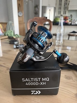 Daiwa Saltist MQ 4000D-XH Spinning Reel Size 4000 Black/Blue
