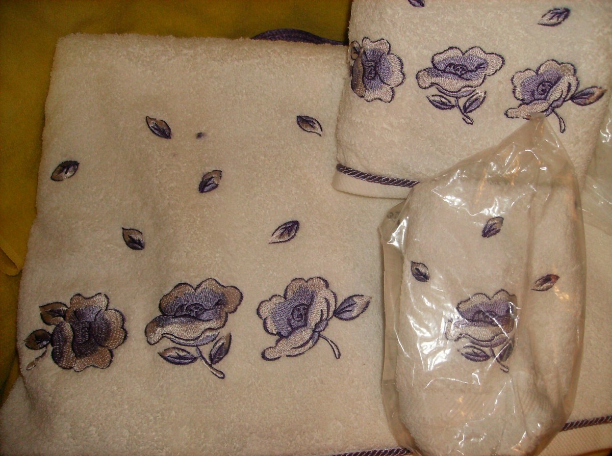 NEW BLOOMINGDALES LUXURY BATH PURPLE ROSE TOWEL SET/3 MADE N USA I