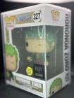 Funko Pop! Vinyl: One Piece - Roronoa Zoro (Glow) - Kody Trading (Kt)...