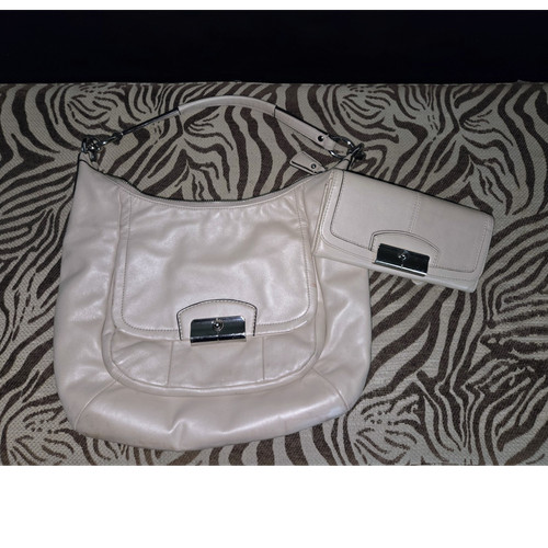 Coach Women's Beige Leather Bag and Wallet Set with Metal Clasp, Solid Pattern