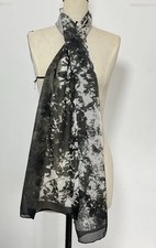 GORGEOUS UNBRANDED women  s Silk Floral Scarf In Gray black 43"/17" GC