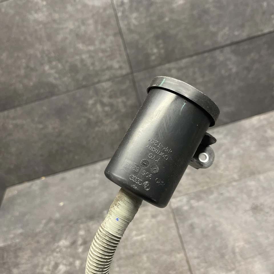 OEM 2019 - 2023 PORSCHE MACAN Fuel Vapor Filter Hose Pipe Line Tube - Image 3 of 4