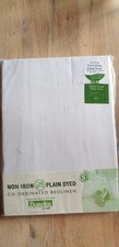 King size fitted sheet. Non iron White. . 150cm x 200cm x 28cm. New