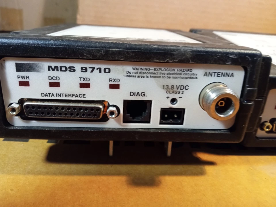 Lote de 2 radios transceptoras de datos MDS 9710 HL Foto 2 de 4