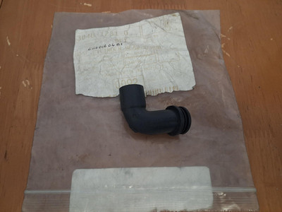 Neu Original Mercedes W202 Kurbelgehäuseentlüftungsschlauch A6060160481