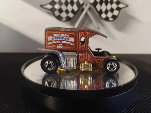 Vintage 1976 Hot Wheels Blackwall T-Totaller Brown w/Gold Base Hong Kong