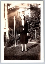 Vtg B&W Snapshot Fashionable Woman Suit Hat Backyard Yard Lawn House 9/38 1938