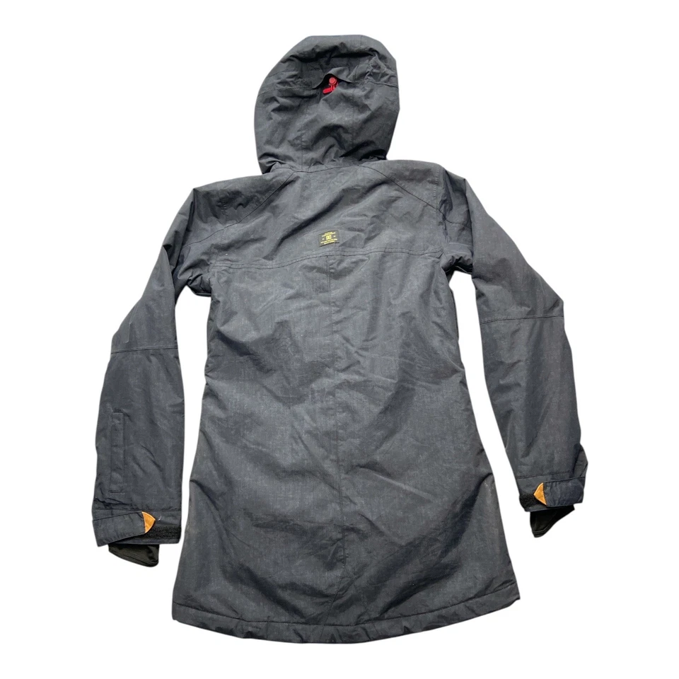 Chaqueta de snowboard DC para mujer talla pequeña negra carbón a prueba de agua 15 K Foto 2 de 4