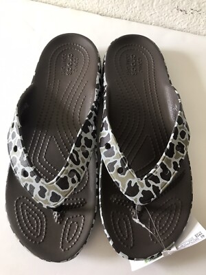 WOMEN'S CROCS KHAKI/LEOPARD CLASSIC ANIMAL PRINT BEACH/POOL FLIP FLOP SIZE  NWT