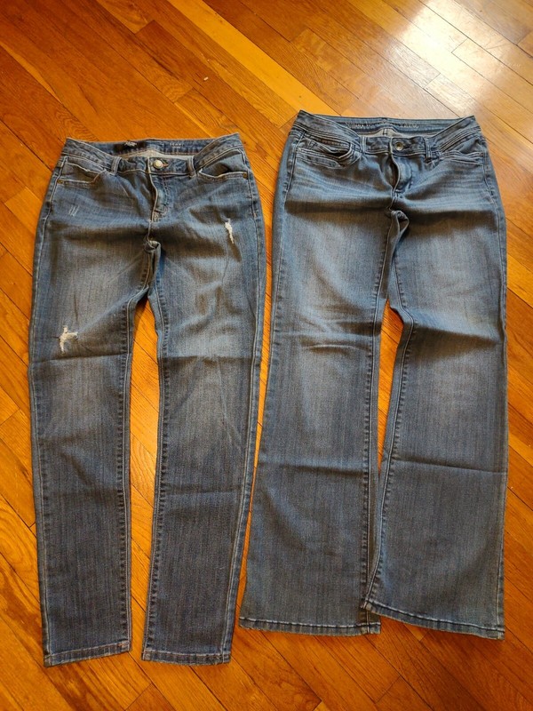 Two Pair Lot Women's Vera Wang Jeans Size 6