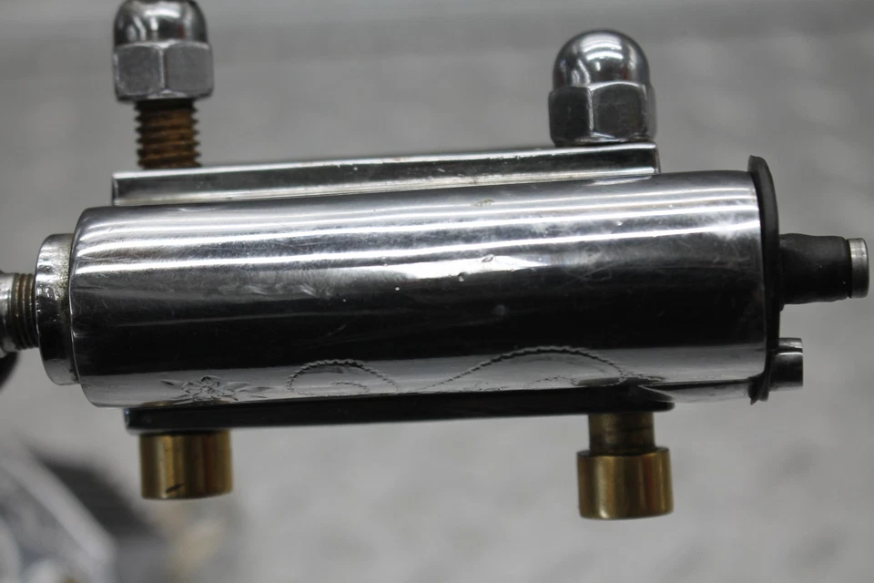 Harley-Davidson Sportster 1000 XLCH 1973 pinza de freno trasera y maestro trasero Foto 3 de 4