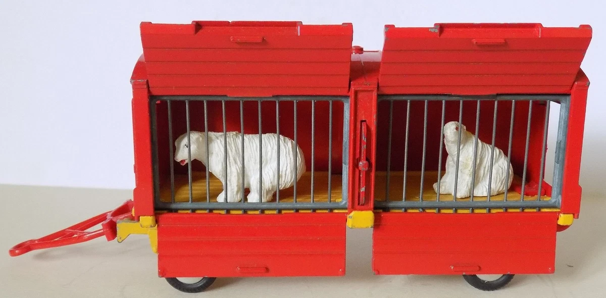 Lot - A Corgi Toys Chipperfields Circus Cage Gift Set No. 19 comprising