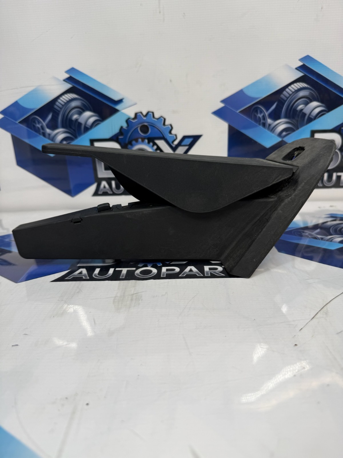 2018-2024 VOLVO XC90 GAS PEDAL THROTTLE ACCELERATOR TRAVEL SENSOR OEM