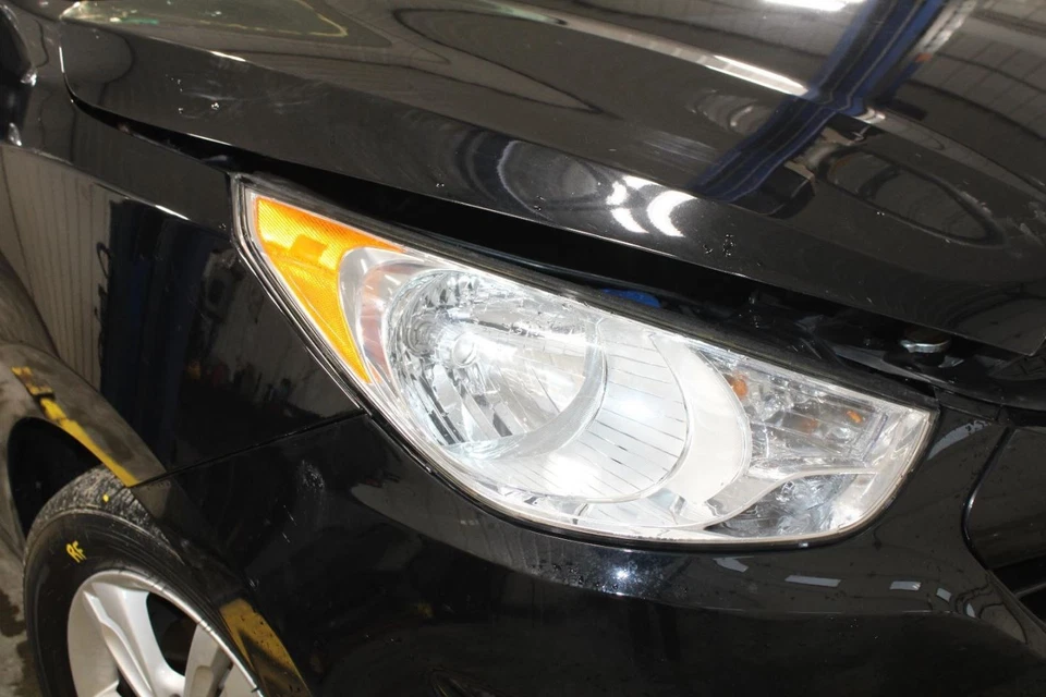 Hyundai Tucson 2012 reposabrazos consola vinilo negro SUV 241-11409A usado Foto 4 de 4
