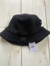 Ugg Black Fleece Bucket Hat. 