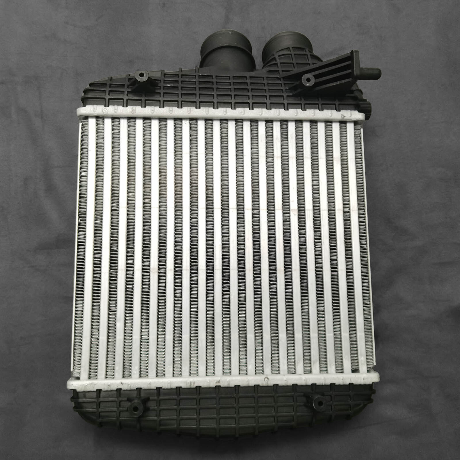 670039135 Intercooler Right 670109554 for Maserati Levante 2017-2019