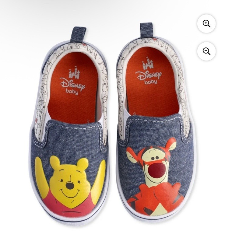 Disney Baby Winnie the Pooh Classic Baby Toddler Size 6 Slip-on Shoes