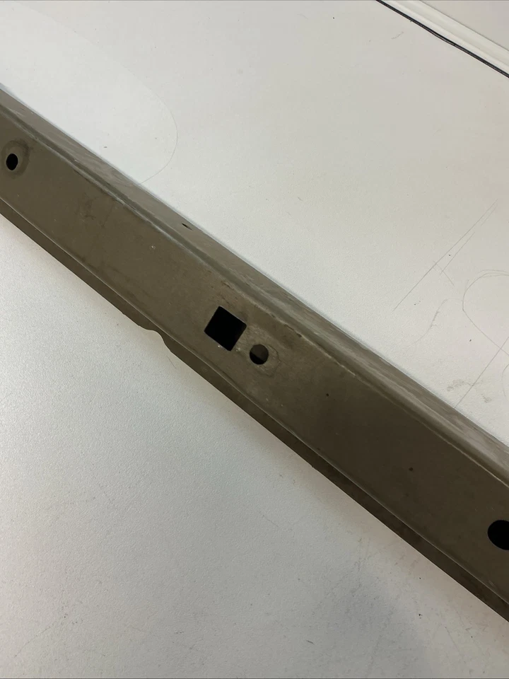 06-11 CADILLAC DTS SOPORTE RADIADOR SUPERIOR BARRA DE AMARRE OEM 25706782 Foto 4 de 4