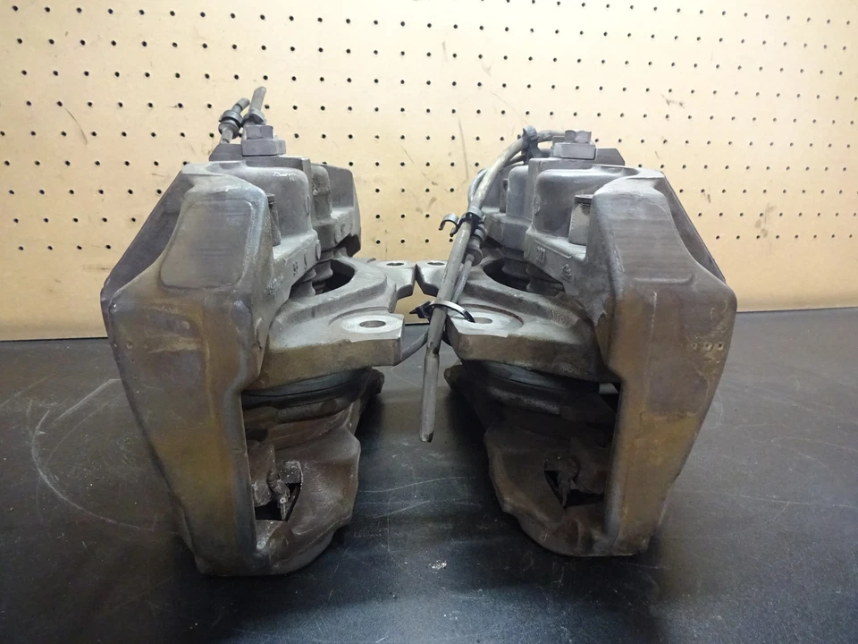 Jaguar XK 2011 pinza delantera del lado del conductor y del pasajero OEM Foto 4 de 4