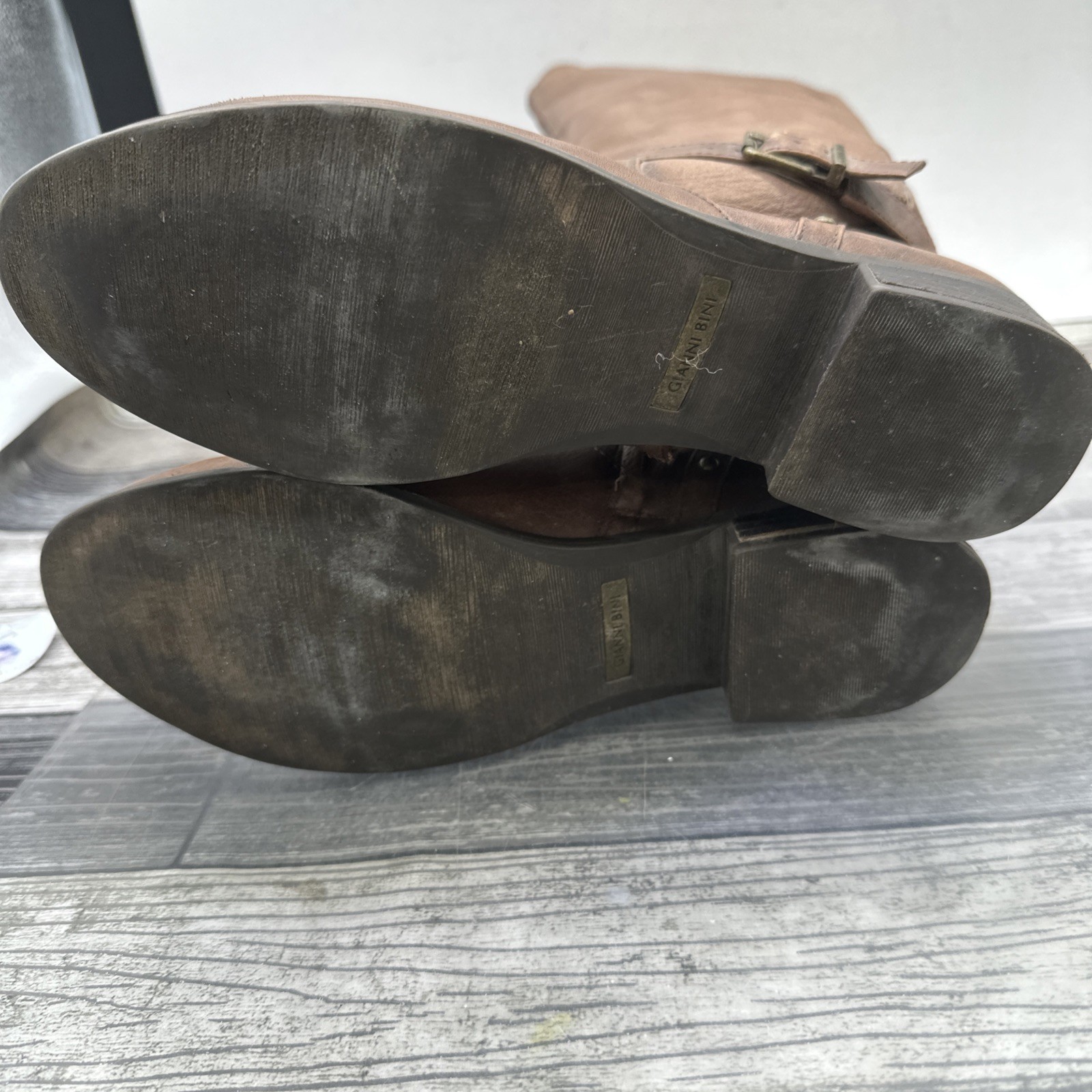 Gianni Bini Steampunk Boots Size 9M Mid Calf  Low Heel Brown Leather Wrap Strap