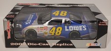 Jimmie Johnson #48 Lowe's 2002 Chevy 1/24 Team Caliber Pit Stop Diecast Car