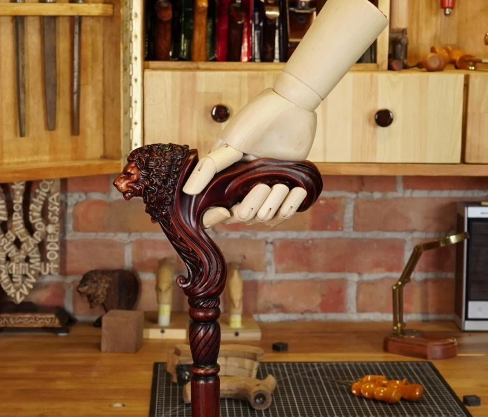 Lion Ergonomic Walking Cane